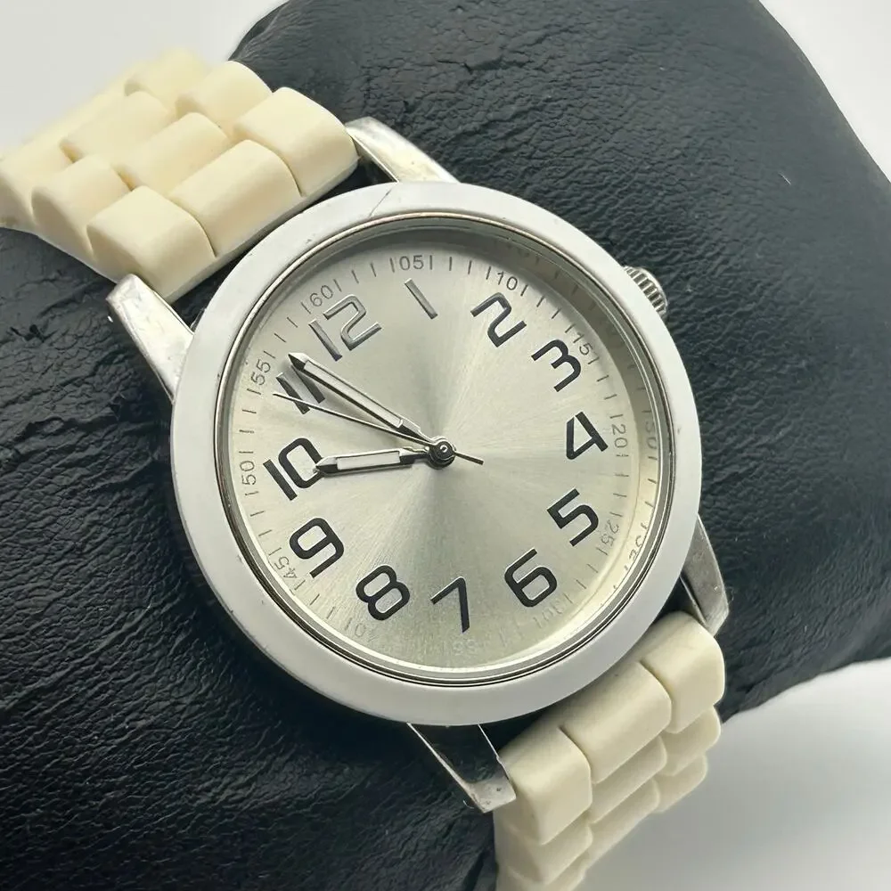 Silver-tone White Silicon Band Women’s Casual Watch Working New Battery
